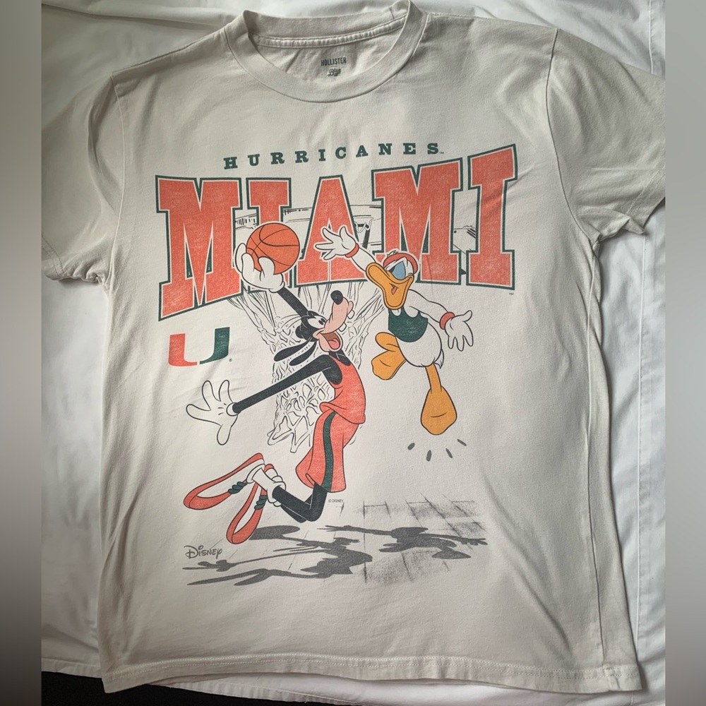 Men’s Hollister Miami Hurricanes Size S Relaxed Fit Goofy Donald Duck